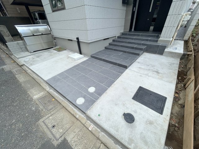 ラ・クール大泉学園Bのエントランス