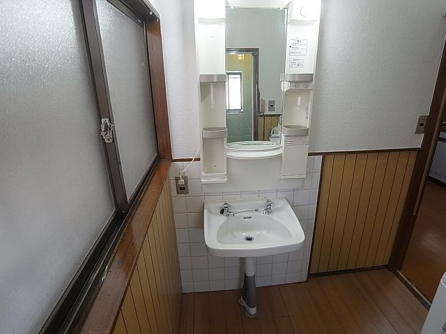 里山町貸家の洗面所|洗面台