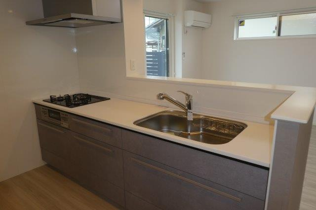 フェリシタスのキッチン|３口ガスコンロ付システムキッチン