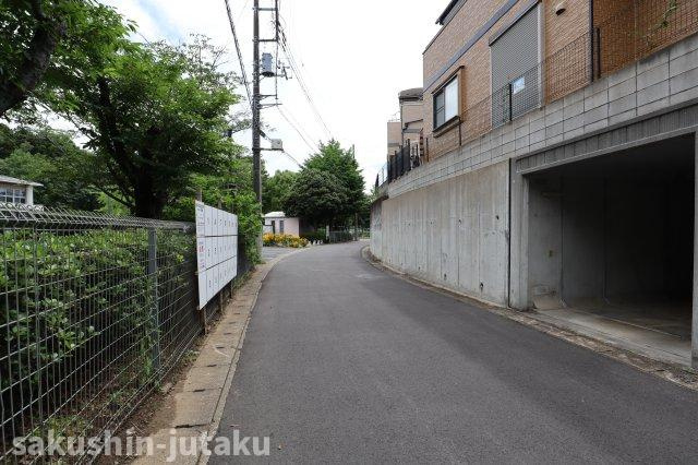 八千代台東３丁目　中古戸建の前面道路含む現地写真