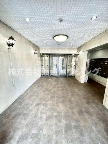 マイルド新大阪レジデンス3号館のエントランス