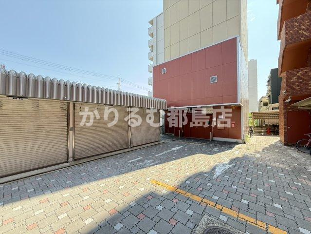 ロイヤルコート生江の駐車場