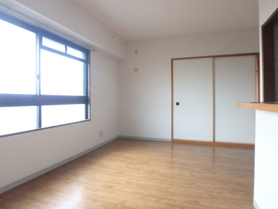 【居間・リビング】 | スエルテⅡ | 使いやすい居間です