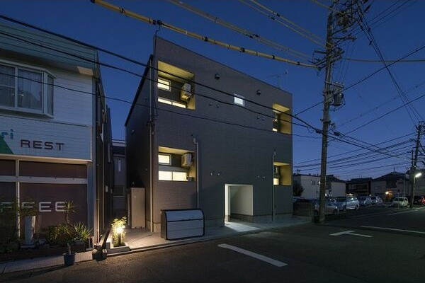 ラ・ロシェル(ラロシェル)のエントランス