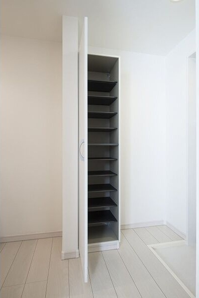 ラ・ロシェル(ラロシェル)の玄関