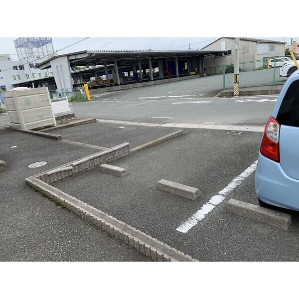 Sunny Cosmoの駐車場