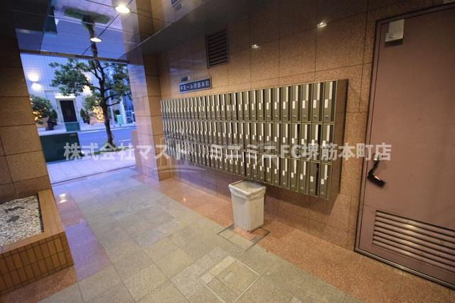 ドミール堺筋本町のロビー