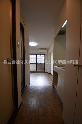 ドミール堺筋本町の玄関