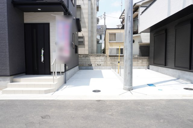 草加市八幡町 新築分譲住宅 全7棟 F号棟の駐車場