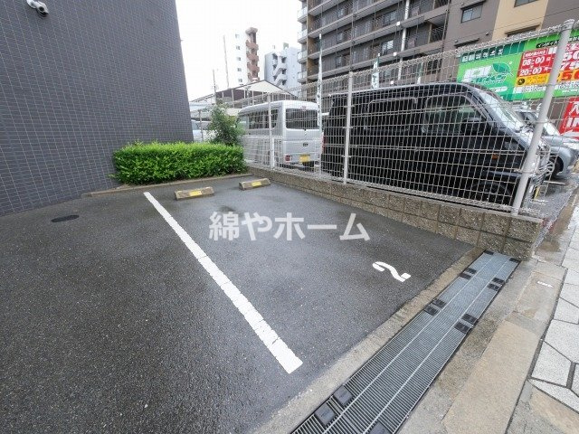 エステムコート難波IVアトリの駐車場|駐車場完備です