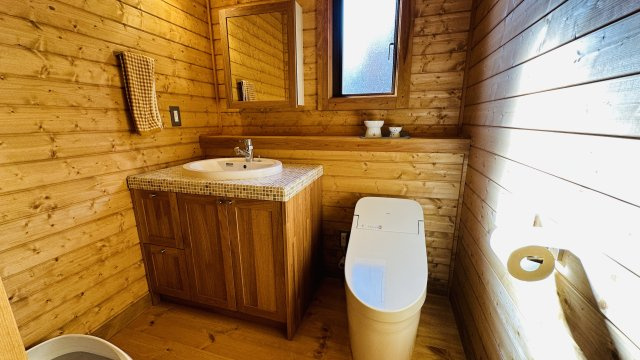 【動画付き】和美リゾート別荘地 築浅中古ログハウスのトイレ