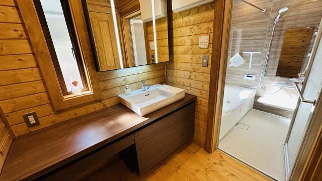【動画付き】和美リゾート別荘地 築浅中古ログハウスの洗面所