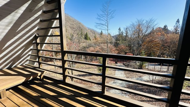 【動画付き】和美リゾート別荘地 築浅中古ログハウスのバルコニー