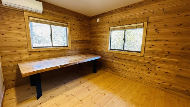 【動画付き】和美リゾート別荘地 築浅中古ログハウスの洋室