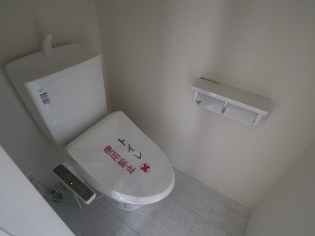 《仲介手数料無料》大宮区堀の内町２丁目154-1新築一戸建てリナージュのトイレ|撮影日 2025年7月17日 15:10 晴れ