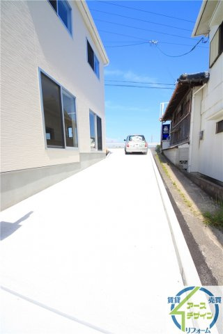 玉津町出合戸建の駐車場