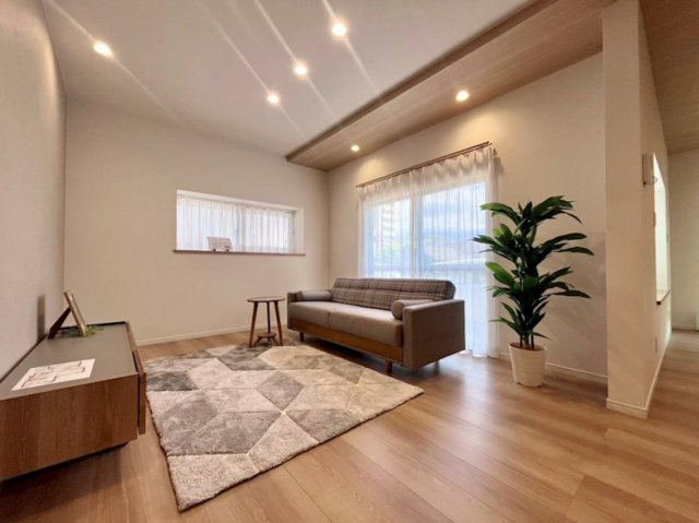 宮西町　中古戸建の居間・リビング