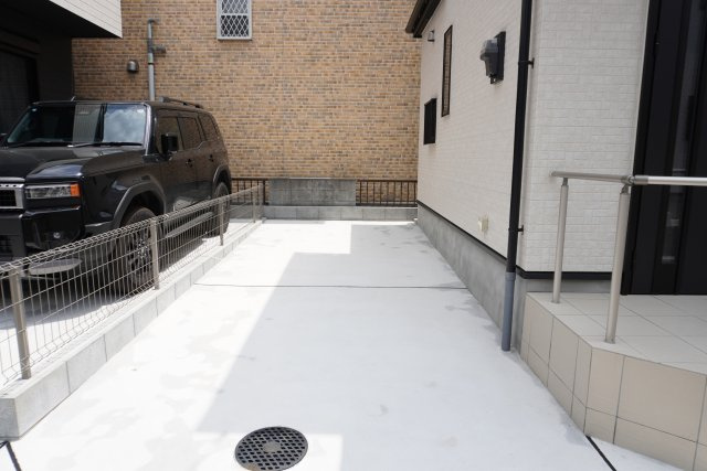 草加市八幡町 新築分譲住宅 全7棟 G号棟の駐車場