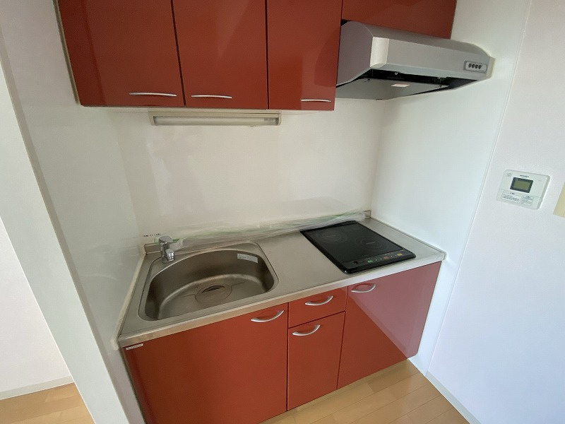 神戸市長田区神楽町５丁目の賃貸マンションのキッチン|システムキッチン（IH２口）