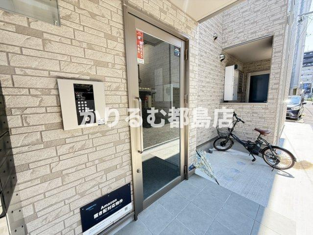 アート城北駅前のエントランス