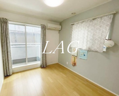 【居間・リビング】 | 小川西町5丁目貸家 | 洋室のお部屋です。（モデルルームです。）
