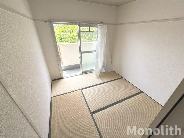 鶴山台34号棟の和室