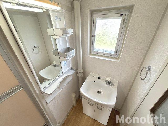 鶴山台34号棟の洗面所