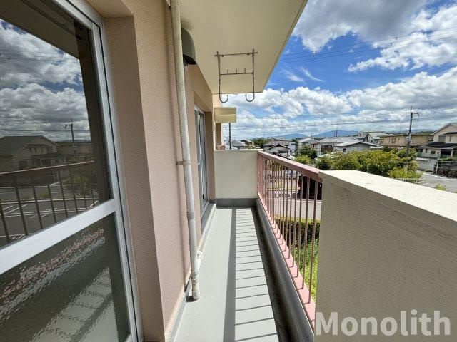 鶴山台34号棟のバルコニー
