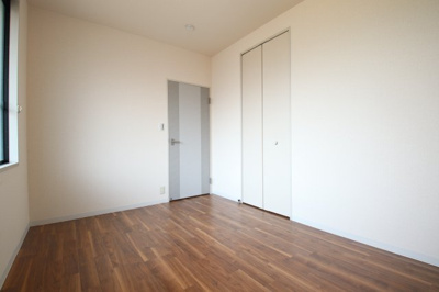 【洋室】 | Peer Court