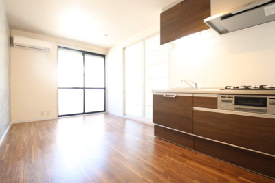 【居間・リビング】 | Peer Court