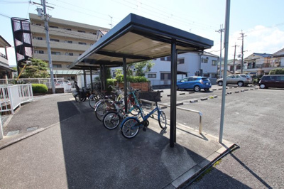 【その他共用部分】 | Peer Court | 駐輪場