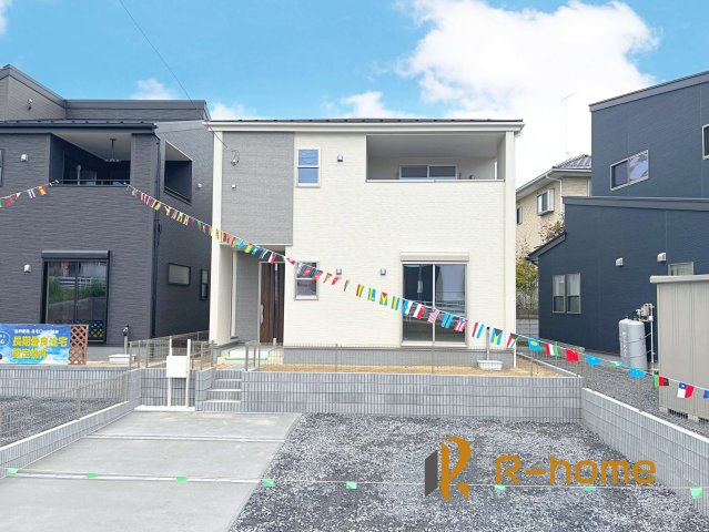 石岡市石岡2丁目第1　新築戸建て　3号棟の外観|ご予約を頂ければ、『平日』はもちろん『早朝』や『夜間』もご見学可能です♪お気軽にお申し付けください♪