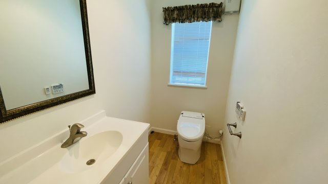 【商談中】千ヶ滝別荘地 あさまテラス 中古戸建のトイレ