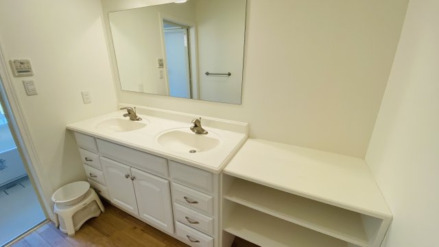 【商談中】千ヶ滝別荘地 あさまテラス 中古戸建の洗面所