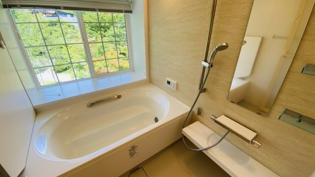 【商談中】千ヶ滝別荘地 あさまテラス 中古戸建の浴室