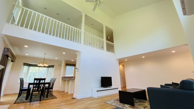 【商談中】千ヶ滝別荘地 あさまテラス 中古戸建の居間・リビング