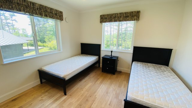 【商談中】千ヶ滝別荘地 あさまテラス 中古戸建の洋室