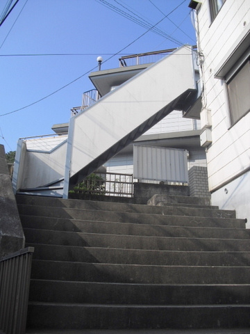 メゾン南太田のその他共用部分|エントランス階段