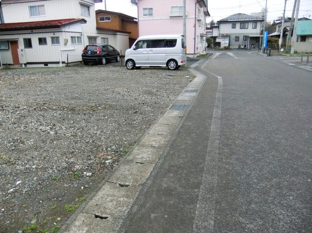 四日町一丁目駐車場の周辺