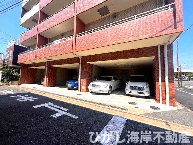 ルネサンス湘南平塚の駐車場|駐車スペース