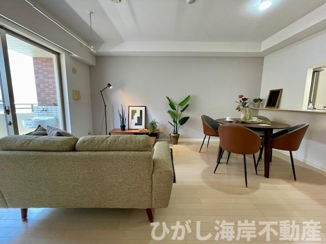 ルネサンス湘南平塚の居間・リビング|新規リフォーム完了！　13帖　LDK