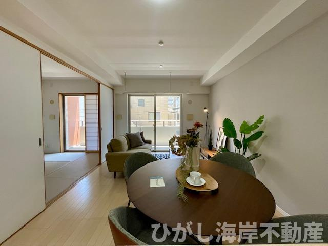 ルネサンス湘南平塚の居間・リビング|新規リフォーム完了！　13帖　LDK