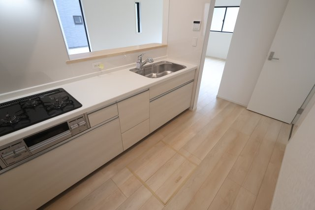 《仲介手数料無料》久喜市吉羽１丁目37-2(3号棟)新築一戸建てクレイドルガーデンのキッチン|撮影日 2025年10月4日 12:00 曇り