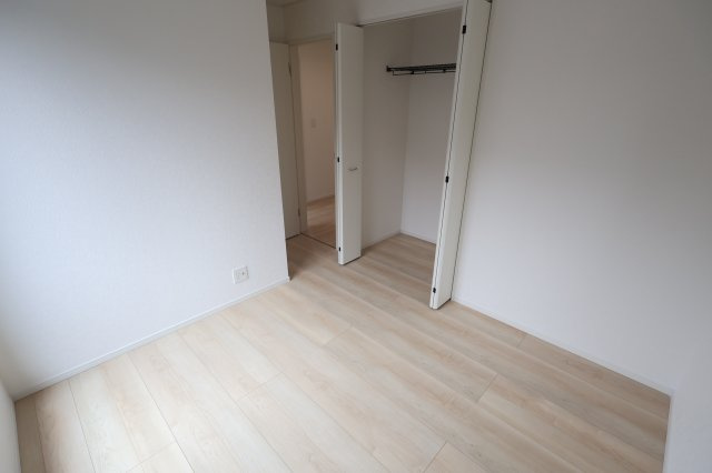 《仲介手数料無料》久喜市吉羽１丁目37-2(3号棟)新築一戸建てクレイドルガーデンの洋室|撮影日 2025年10月4日 12:00 曇り