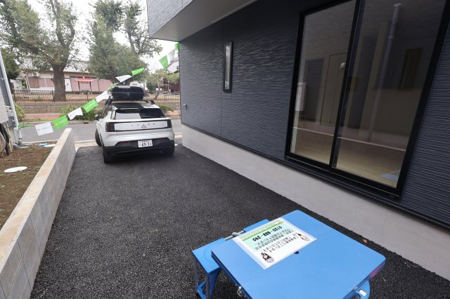 《仲介手数料無料》久喜市吉羽１丁目37-2(3号棟)新築一戸建てクレイドルガーデンの駐車場|撮影日 2025年10月4日 12:00 曇り