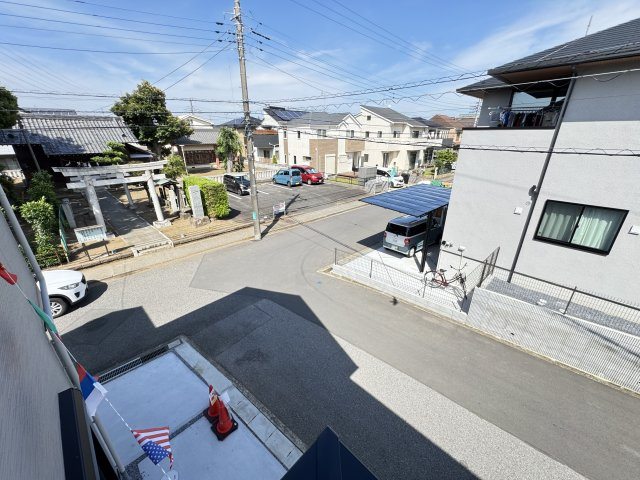松戸市横須賀１丁目新築戸建【横須賀小学校：7分】の前面道路含む現地写真|バルコニーより道路側眺望
