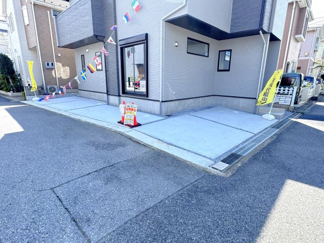松戸市横須賀１丁目新築戸建【横須賀小学校：7分】の駐車場|駐車スペース・２台駐車可