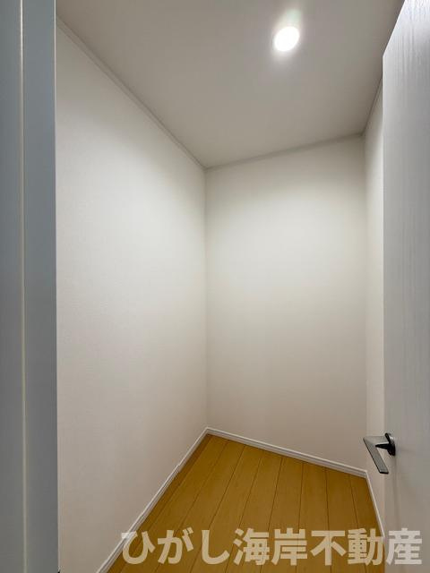 茅ヶ崎市柳島１丁目　新築戸建　全３棟の収納|ファミリークローゼット