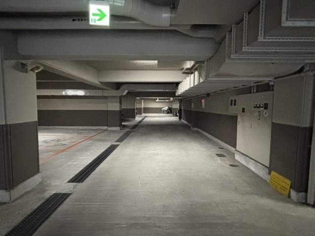 夙川レックスマンションの駐車場