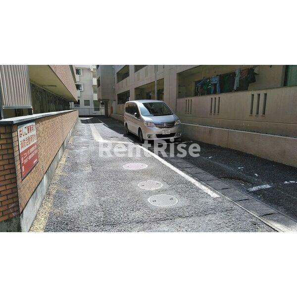 プレアール江南の駐車場